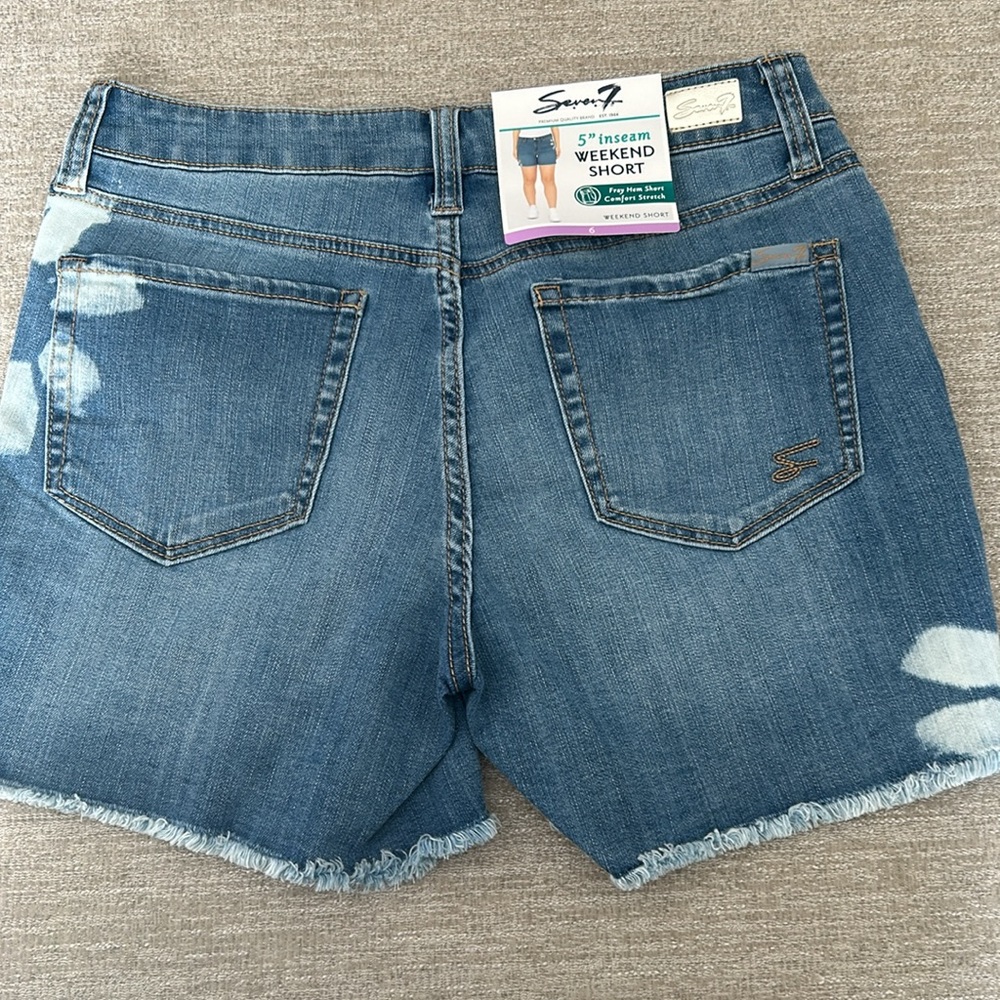 Seven7 Fray Hem Stretch Comfort Weekend Shorts Size 6. NWT. - Picture 8 of 13